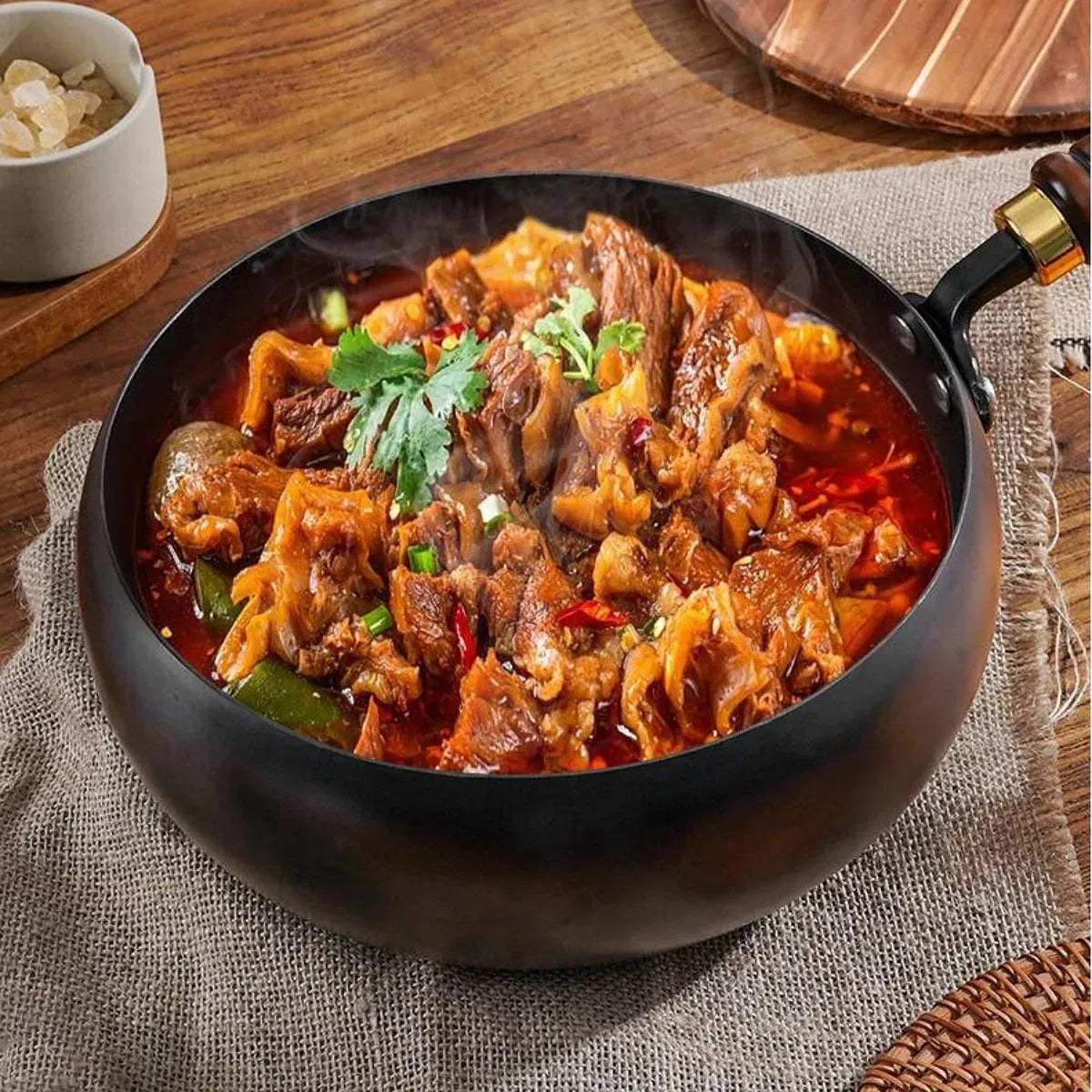 “Cacerola de Hierro Fundido UTIP – Cocina Saludable, Sabor Auténtico”